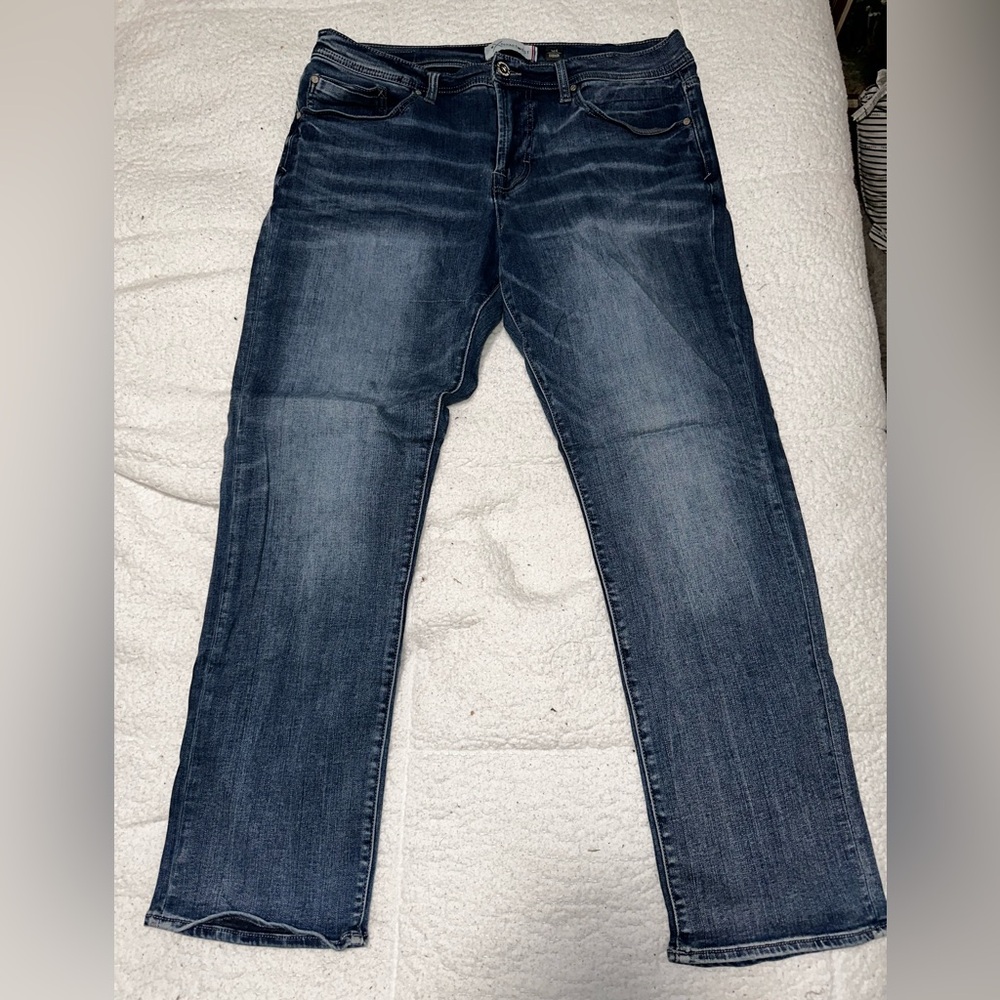 Men's Straight Leg Jeans in Dark Blue